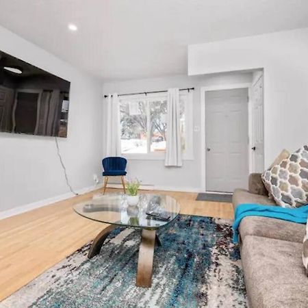 Accessible/Petfriendly-2Bedsuite YYC Buitenkant foto