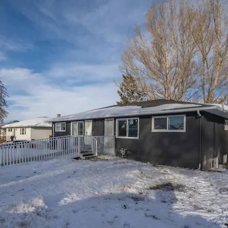Accessible/Petfriendly-2Bedsuite YYC Buitenkant foto