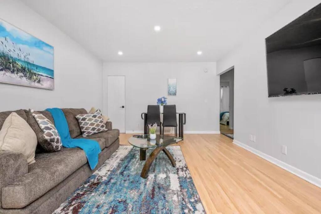 Accessible/Petfriendly-2Bedsuite YYC Buitenkant foto
