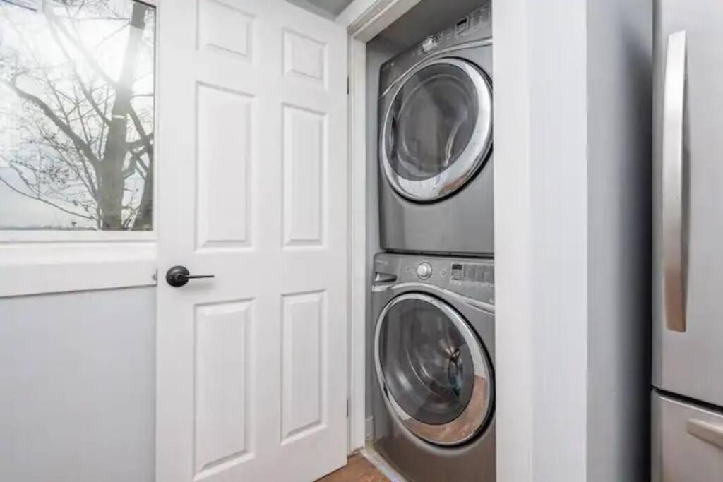Accessible/Petfriendly-2Bedsuite YYC Buitenkant foto